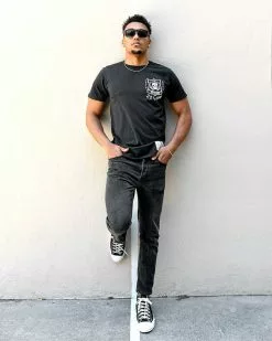 NEW ARRIVALS Bret Hart 32 Time Champ Black Tee