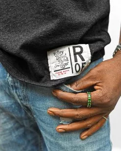 Roberto Clemente Clemente #21 Black Tank SPORT AND ICON